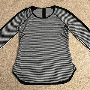 Black and white reversible Lululemon long sleeved shirt